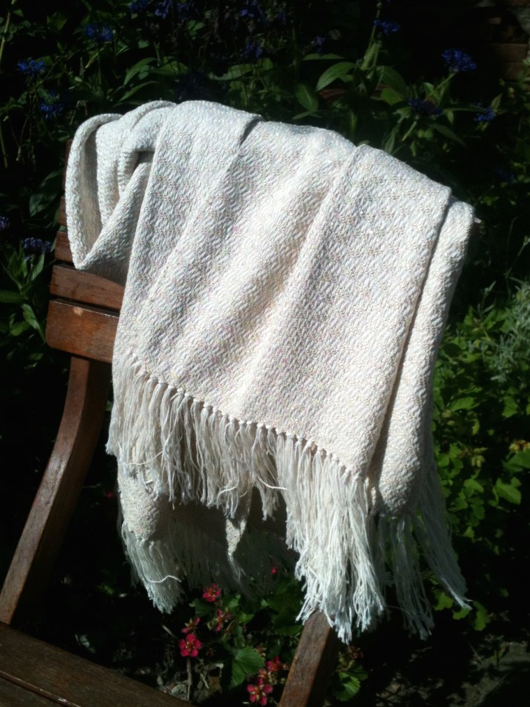 Sjaal van katoen en zijde versiert met gouddraad