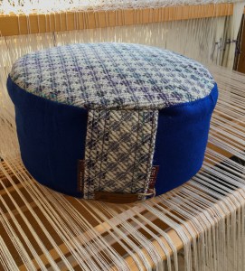 yoga kussen pellen met blauw linnen